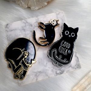 Skulls+Kittens 3 Pin Set Good Luck Black Cat Mask
